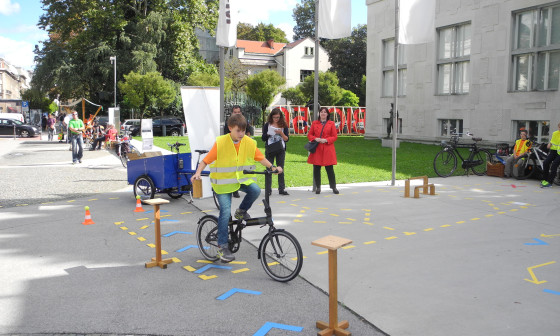 140922 Kolesarski poligon   demonstracija vožnje AndrejKlemenc