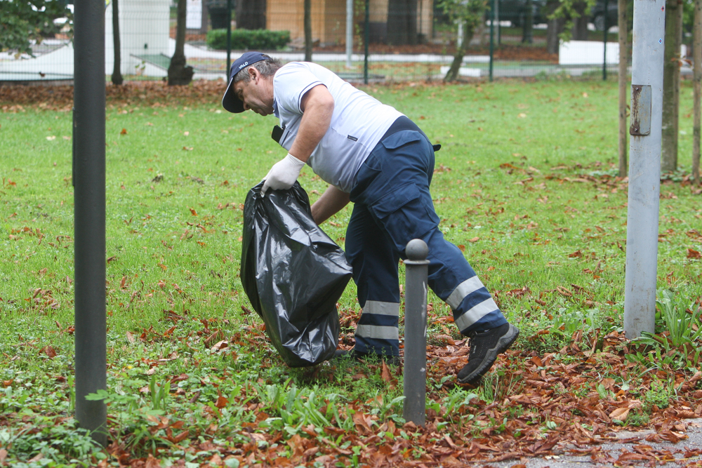 180915 cistilna akcija v parku Tivoli nrovan 022