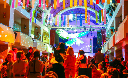 Pustovanje v Festivalni dvorani foto Aleš Černivec, vir Pionirski dom