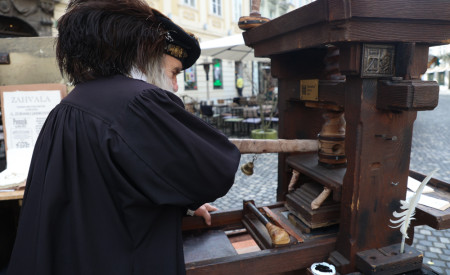 Vrnimo ljudem knjigo, foto: Bobo