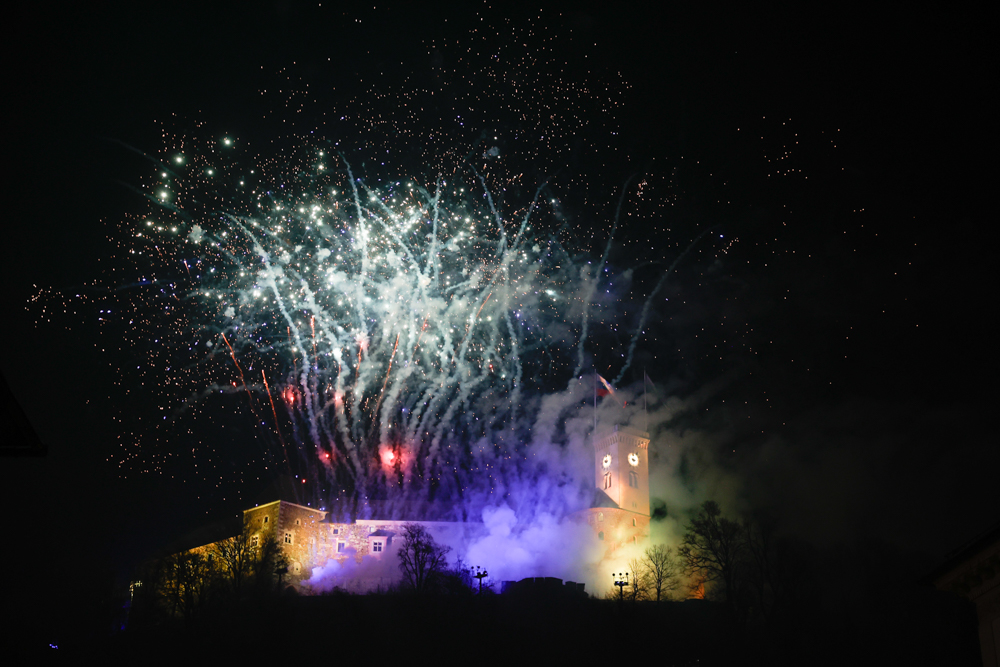 Ognjemet z grajskega griča, foto: Nik Rovan