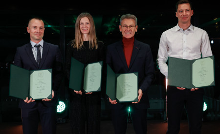 skupinska fotografija nagrajencev