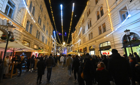 okrašena Stritarjeva ulica