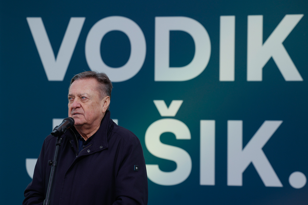 20260210 odprtje polnilnega parka za alternativna goriva nrovan 047