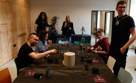 Mladi pri ustvarjanju