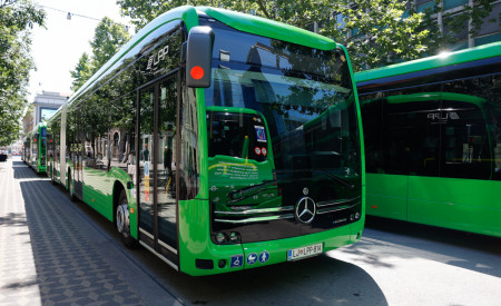 20260620 predstavitev novih elektricnih avtobusov nrovan 011