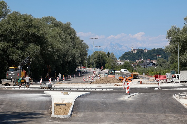 Prenova Barjanske ceste
