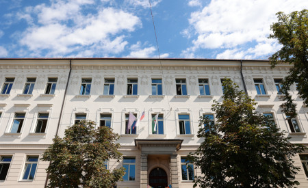 Prenovljena osrednja stavba šole