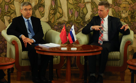 20261015 sprejem delegacije iz Chengduja nrovan 009