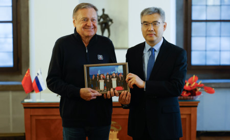 20261015 sprejem delegacije iz Chengduja nrovan 025