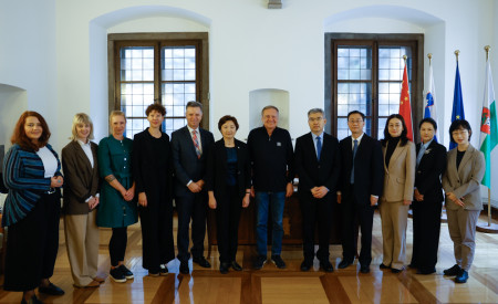 20261015 sprejem delegacije iz Chengduja nrovan 027