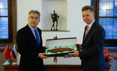 20261015 sprejem delegacije iz Chengduja nrovan 041