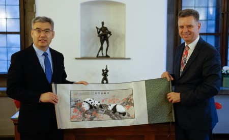 20261015 sprejem delegacije iz Chengduja nrovan 044