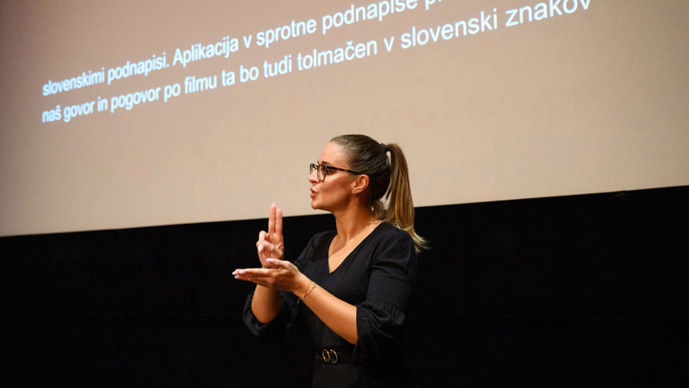 Projekcija filma Igrisca ne damo prilagojena za gluhe in naglušne, foto vir Kinodvor