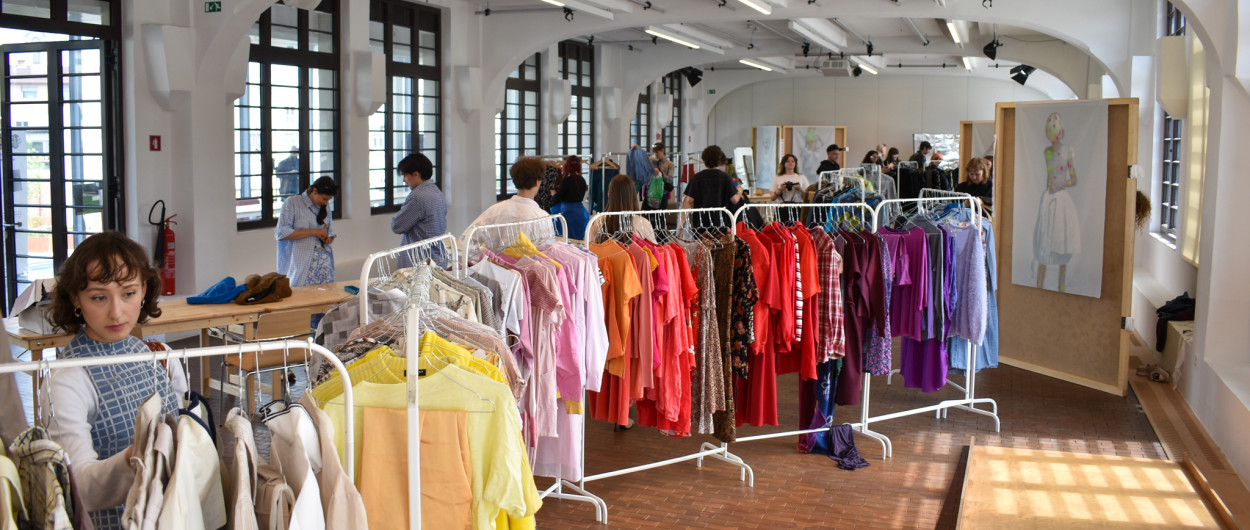 Izmenjevalnica oblačil v Centru Rog, foto: Klara Manca Čanžek