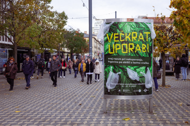 plakat - zmanjševanje uporabe embalaže