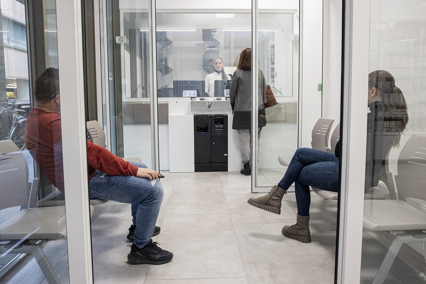 Dežurna služba v Lekarni pri polikliniki, foto: Lekarna Ljubljana