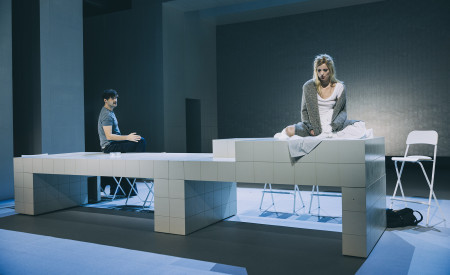 Ajda Smrekar, Luč ugasne, foto: Peter Giodani, MGL