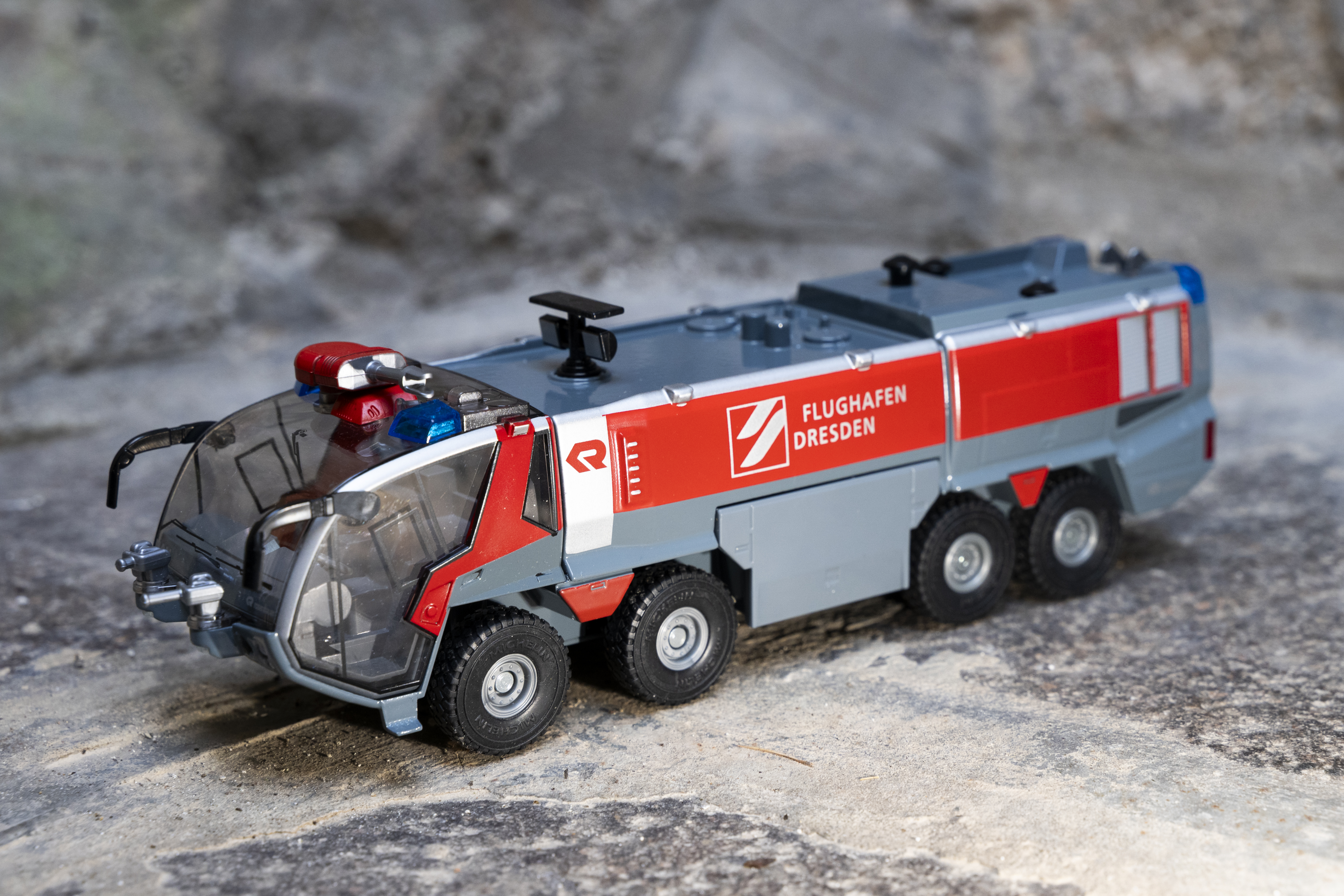 Maketa gasilskega vodnega topa Rosenbauer, darilo Gasilke brigade Ljubljana, foto: Nik Erik Neubauer