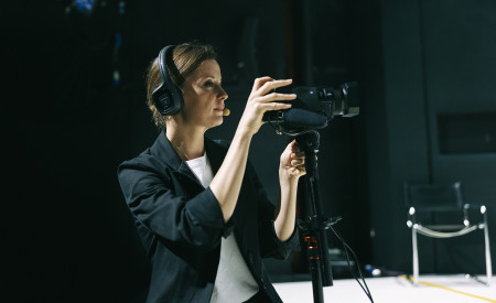 Ajda Smrekar, Razpoka, foto: Peter Giodani, MGL