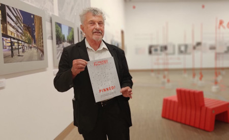 nekdanji podžupan Janez Koželj na odprtju razstave