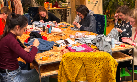 Delavnica upcikliranja oblačil