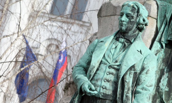 Prešernov spomenik na Prešernovem trgu. Foto: Nik Rovan