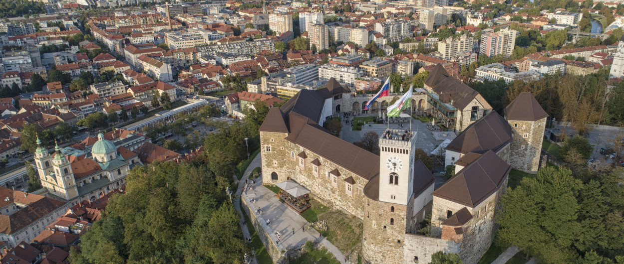 pogled na Ljubljanski grad iz zraka