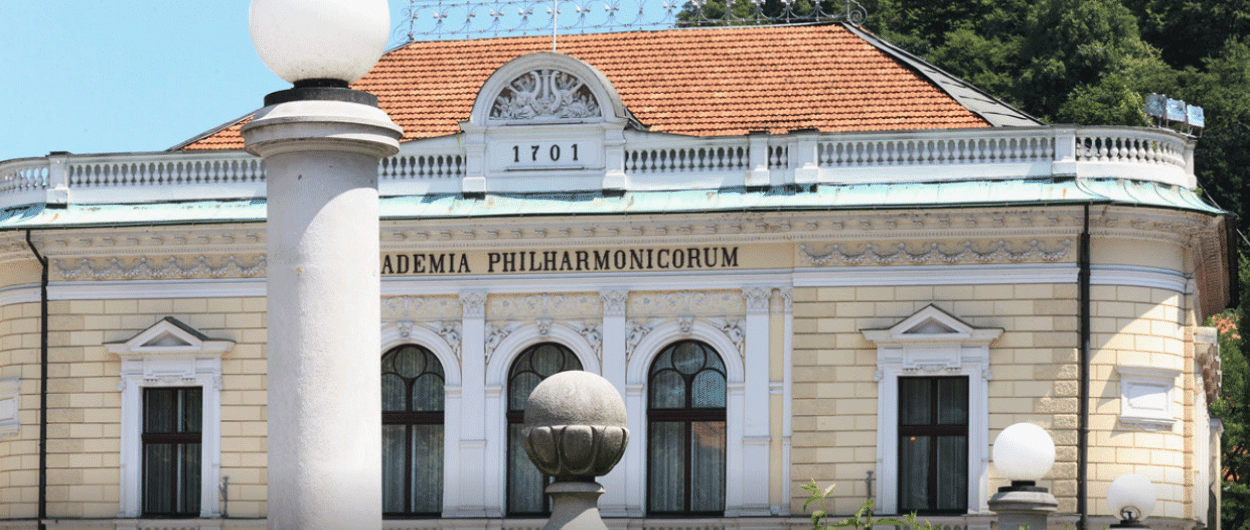 The establishment of Academia philharmonicorum