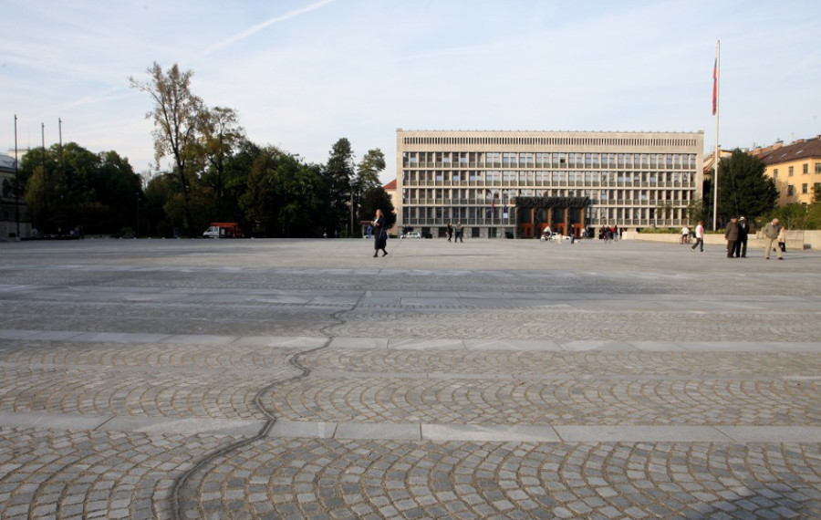 140924_otvoritevprenovljenegatrgarepublike_nrovan_005.jpeg