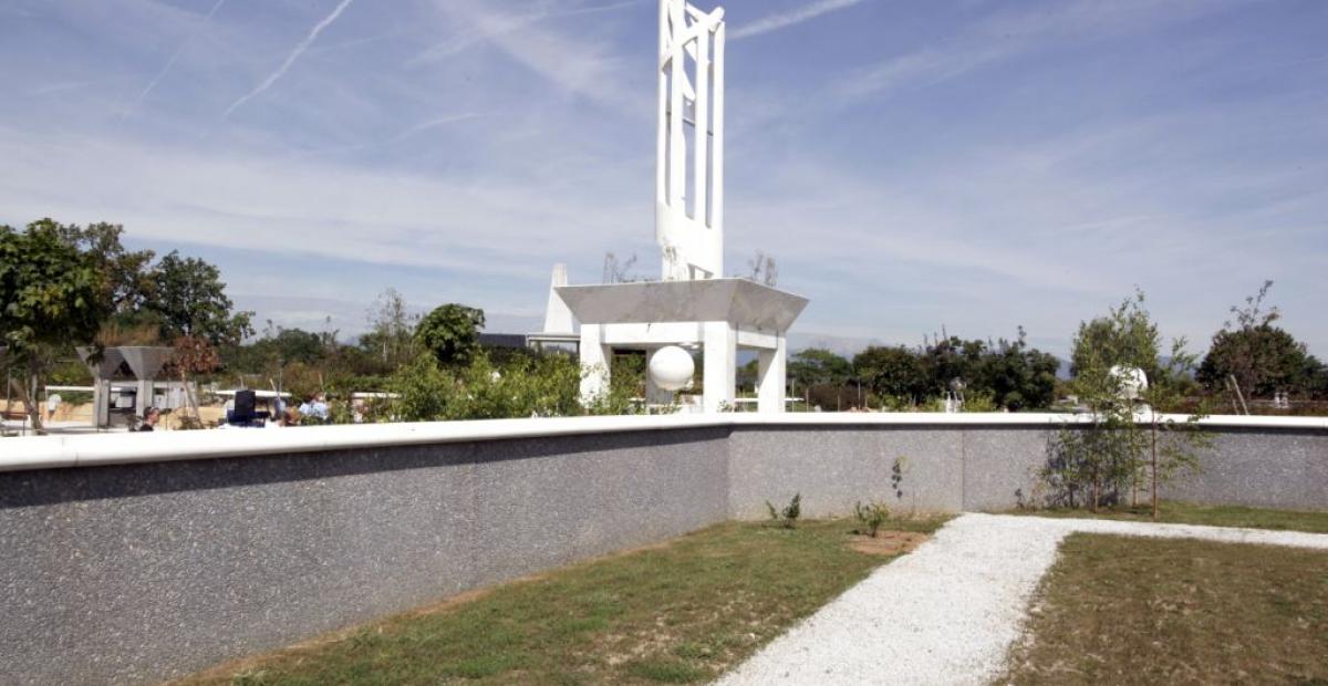 Leta 2011 pridobljeni novi del pokopališča za klasične pokope, foto: Miha Fras