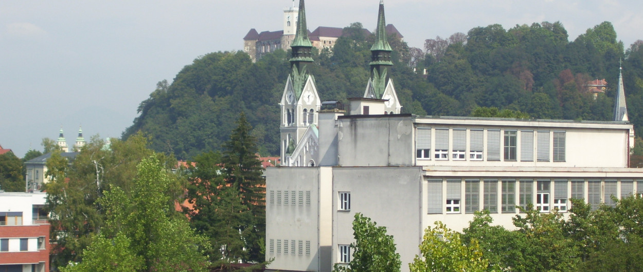 pogled na trnovsko cerkev