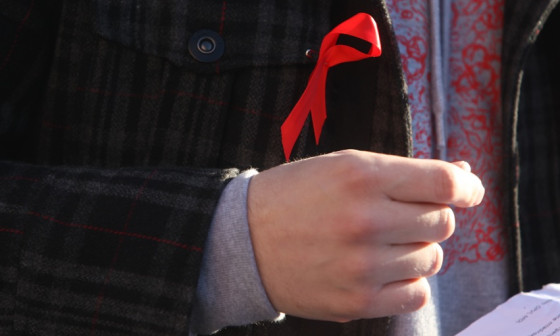 131129 obisk stojnice Drustva studentov medicine Slovenije ob dnevu boja proti aidsu nrovan 12