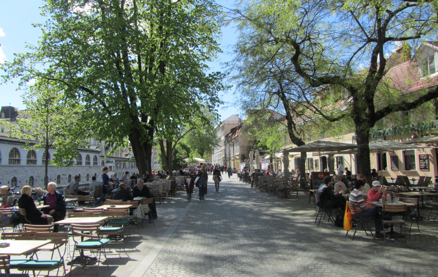 Petkovškovo nabrežje 