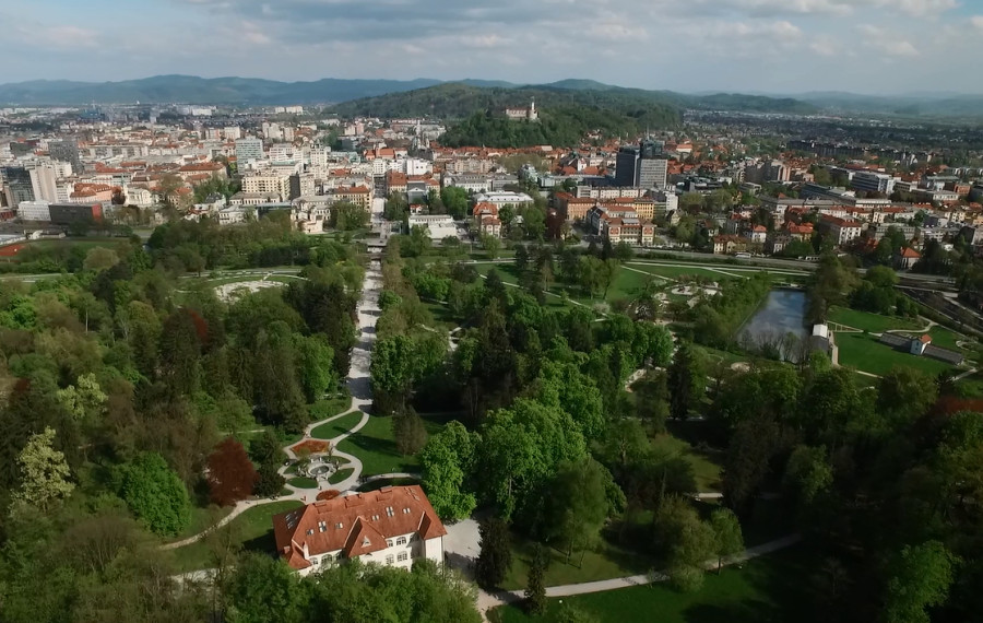Pogled na Tivoli in Ljubljanski grad. Foto: STA, vir MOL