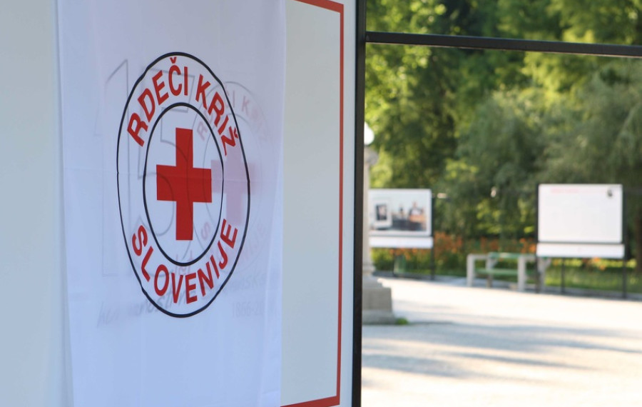 160629 otvoritev razstave 150 let Rdecega kriza Slovenije nrovan 018