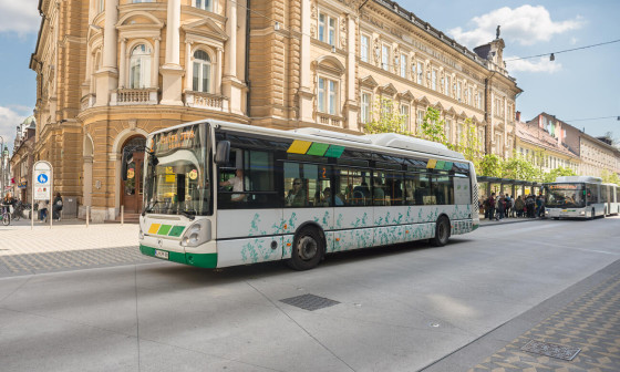 avtobus lpp na slovenski cesti