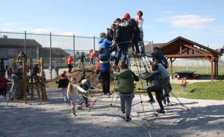 Otvoritev prenovljenega igrisca na OS Livada, foto: N. Rovan