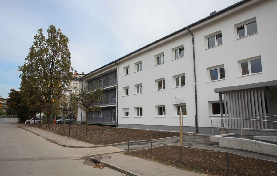 Prenovljena stavba na Knobleharjevi ulici, foto: Nik Rovan