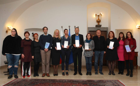 Letošnji prejemniki certifikata LGBT prijazno