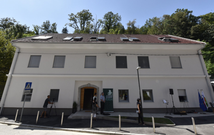 Prenovljena stavba na Vodnikovi cesti 5 foto Nik Rovan