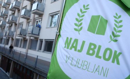Zastava naziva Naj blok v Ljubljani