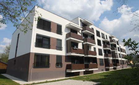 Novozgrajena stanovanjska stavba na Zaloški 273, foto: N. Rovan