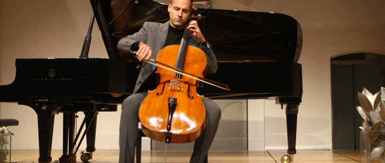 nastop violončelista na koncertu štipendistov