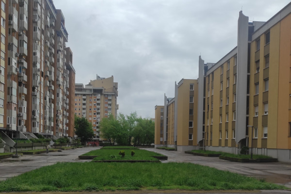 Na Bratovševi ploščadi smo pokosili travo in očistili površine. Foto: arhiv MOL