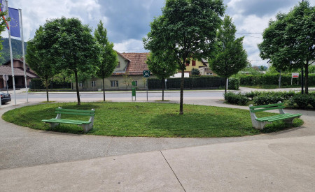 Nove klopi pred Centrom Zalog. Foto: arhiv MOL