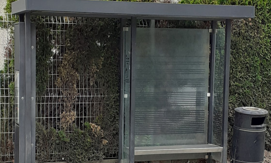 V letu 2021 smo uredili nadstrešek na avtobusni postaji Cesta v Gorice. Foto: arhiv MOL