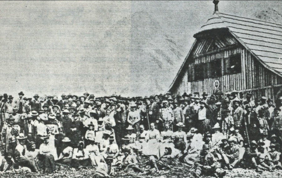 Češka koča ob odprtju leta 1900 
