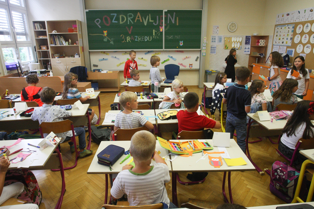 200901 prvi solski dan na OS Trnovo nrovan 020