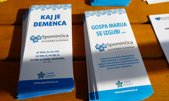 Promocijsko gradivo združenja Spominčica. Foto: N. Rovan